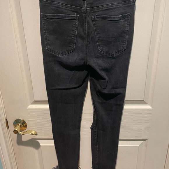 American Eagle, size 4 regular straight jeans(stretchy) - Picture 2 of 4